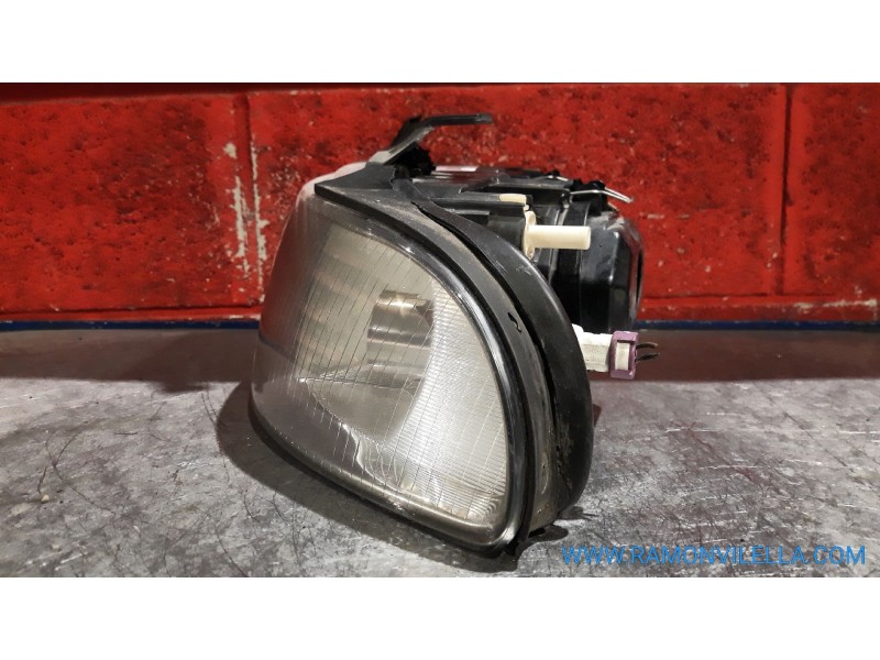 Recambio de faro izquierdo para audi a4 1.8 referencia OEM IAM    Recambio de faro izquierdo para audi a4 1.8 referencia OEM IAM