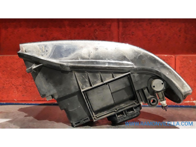 Recambio de faro izquierdo para audi a4 1.8 referencia OEM IAM    Recambio de faro izquierdo para audi a4 1.8 referencia OEM IAM