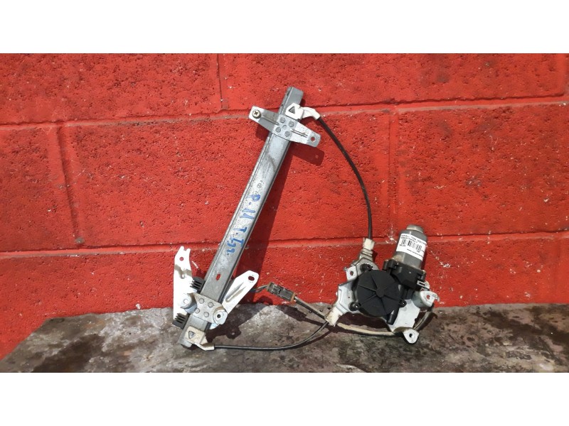 Recambio de elevalu. tras. izquierdo para nissan primera referencia OEM IAM   