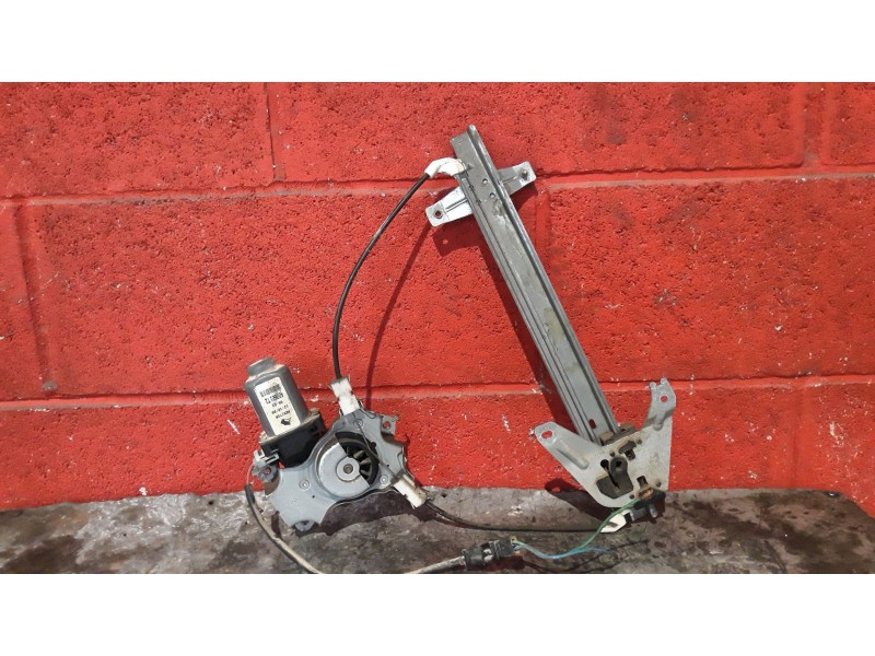 Recambio de elevalu. tras. izquierdo para nissan primera referencia OEM IAM   