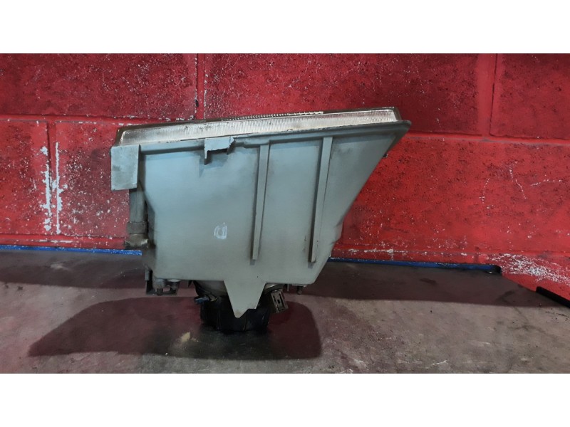 Recambio de faro derecho para renault expres referencia OEM IAM   