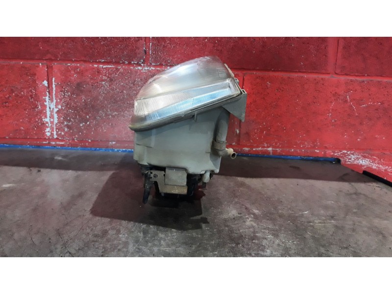 Recambio de faro derecho para renault expres referencia OEM IAM   