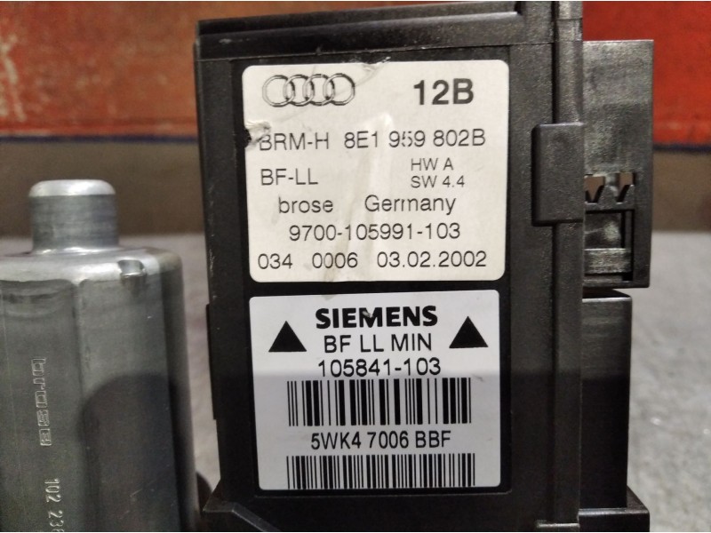 Recambio de motor elevalunas delantero derecho para audi a4 berlina (8e) referencia OEM IAM 8E1959802B   Recambio de motor elevalunas delantero derecho para audi a4 berlina (8e) referencia OEM IAM 8E1959802B