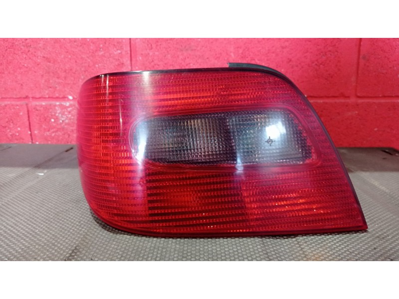 Recambio de piloto trasero izquierdo para citroen xsara referencia OEM IAM   