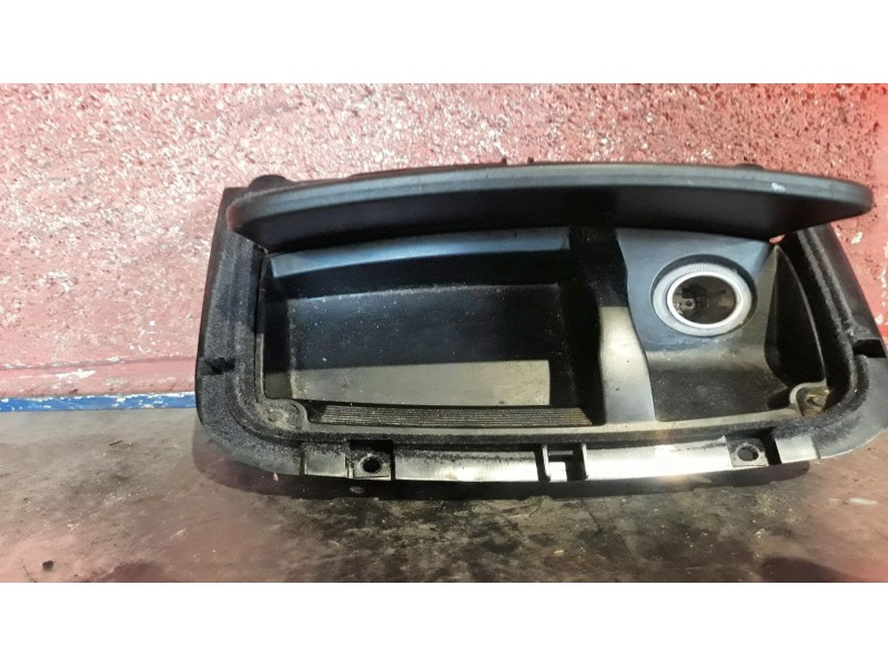Recambio de cenicero para renault laguna iii referencia OEM IAM 969120002R   Recambio de cenicero para renault laguna iii referencia OEM IAM 969120002R