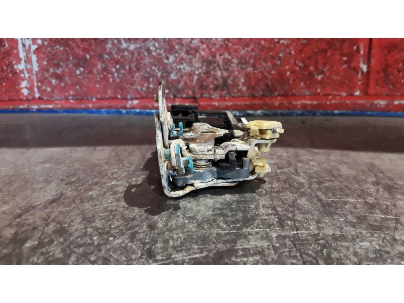 Recambio de cerra. puer. delantero izquierda para daewoo lanos  | 0.97 - 0.04  | 0.97 - 0.04 referencia OEM IAM   