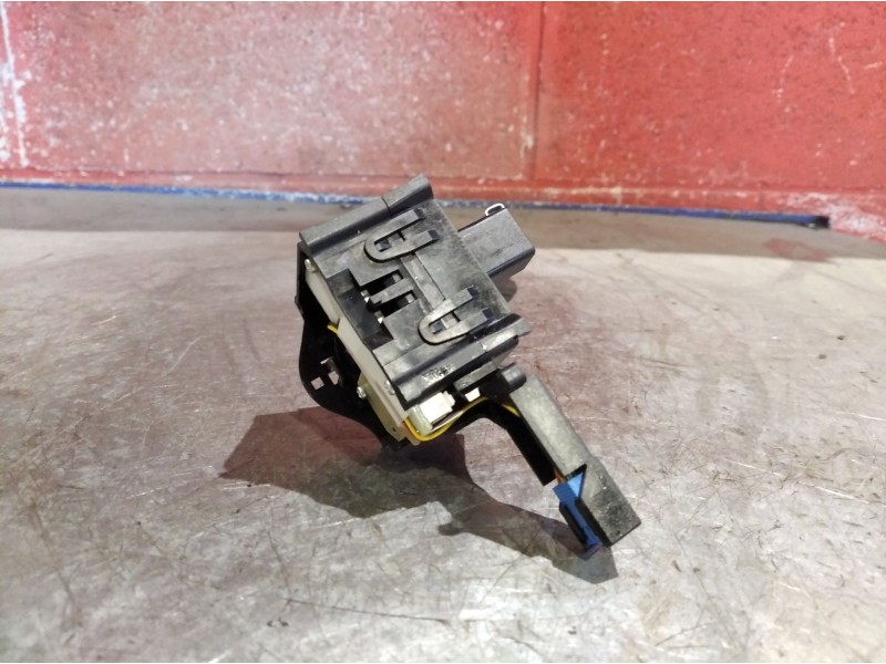 Recambio de mando limpia para seat leon (1p1) 2.0 tdi referencia OEM IAM    Recambio de mando limpia para seat leon (1p1) 2.0 tdi referencia OEM IAM