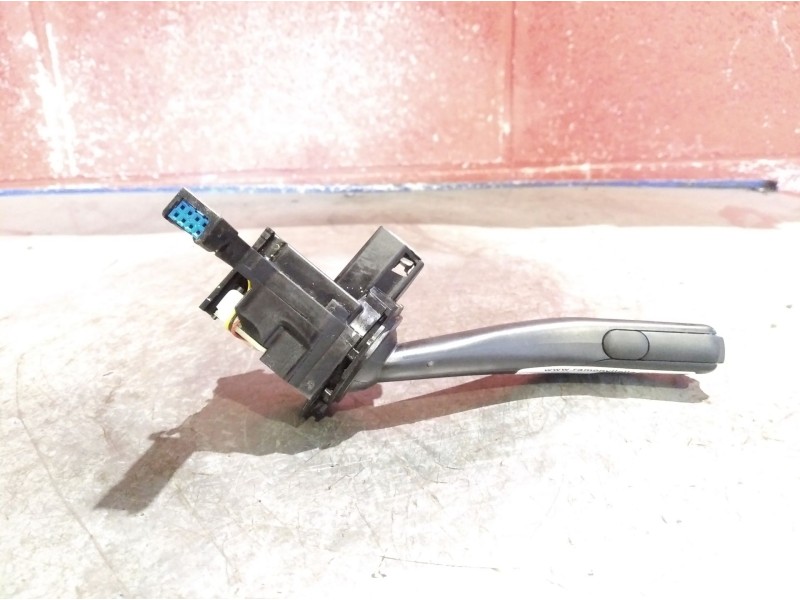 Recambio de mando limpia para seat leon (1p1) 2.0 tdi referencia OEM IAM    Recambio de mando limpia para seat leon (1p1) 2.0 tdi referencia OEM IAM