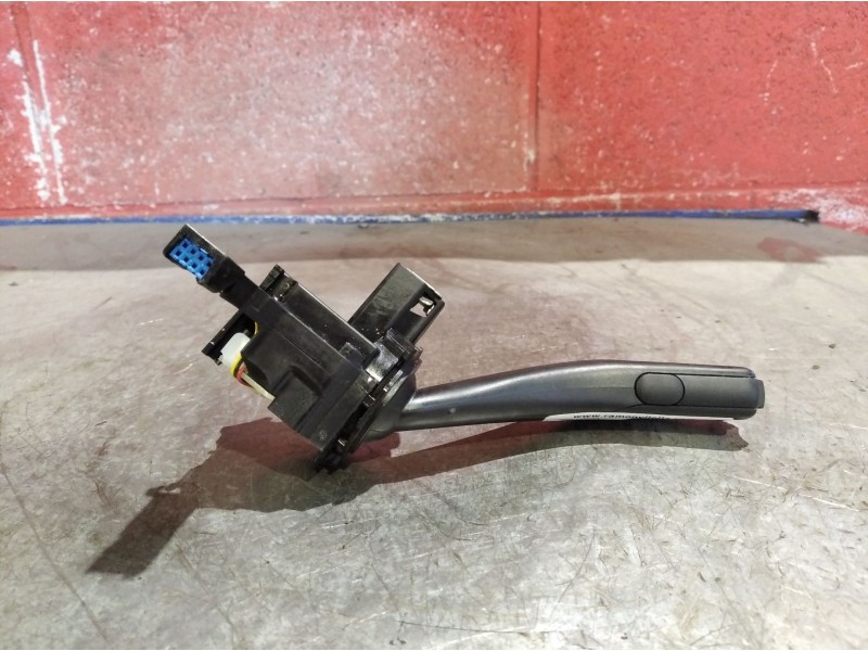 Recambio de mando limpia para seat leon (1p1) 2.0 tdi referencia OEM IAM    Recambio de mando limpia para seat leon (1p1) 2.0 tdi referencia OEM IAM