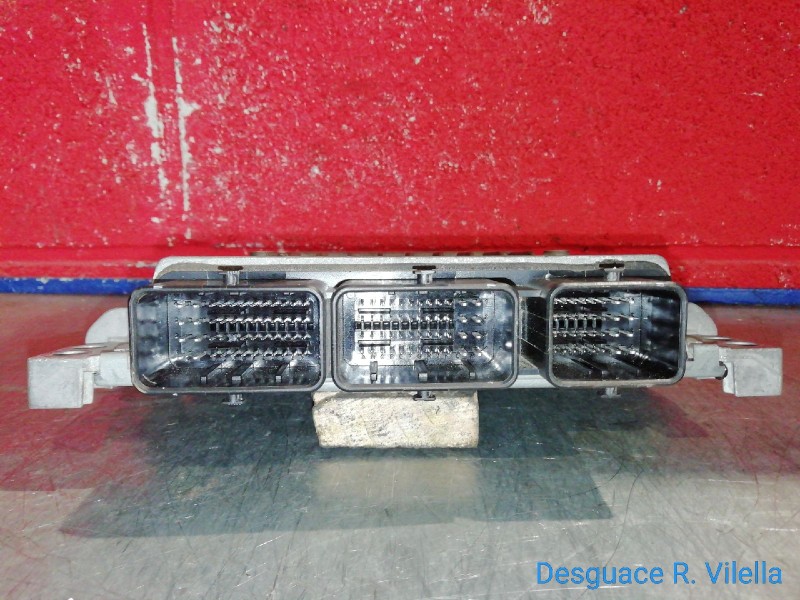 Recambio de centralita motor uce para renault megane ii berlina 5p authentique | 06.05 - ... authentique | 06.05 - ... referenci