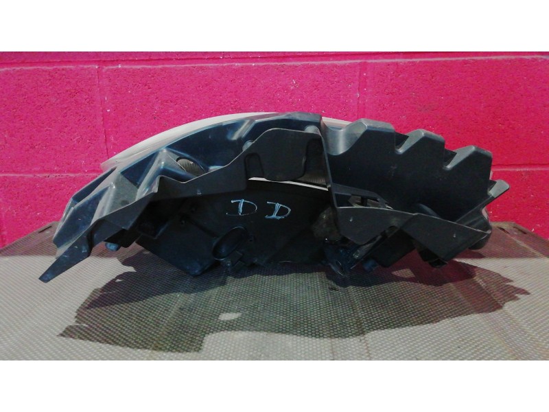 Recambio de faro derecho para renault scenic ii referencia OEM IAM   