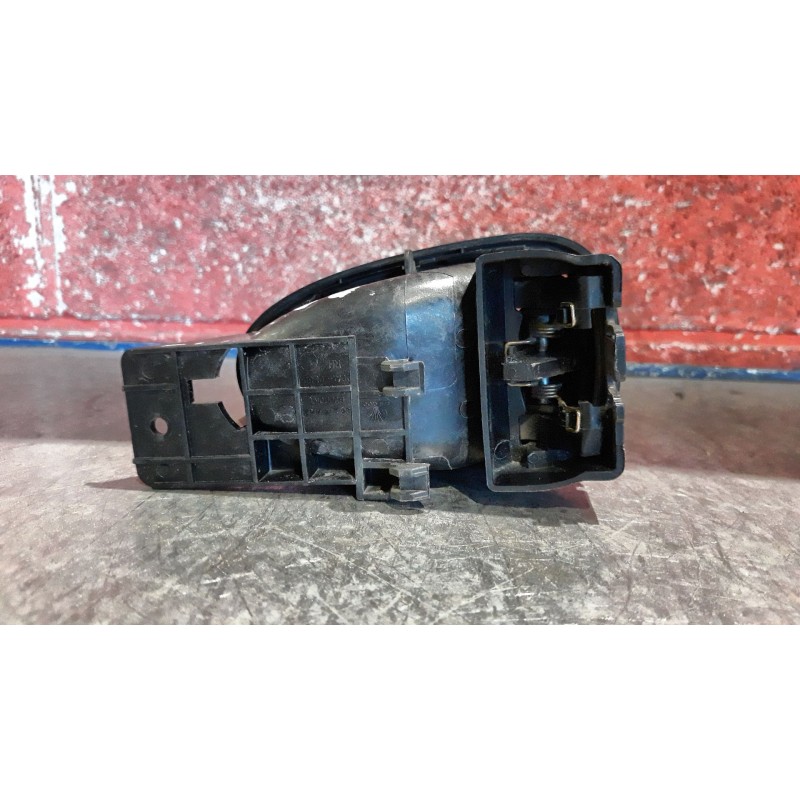 Recambio de maneta inte. delantero derecha para daewoo lanos  | 0.97 - 0.04  | 0.97 - 0.04 referencia OEM IAM   