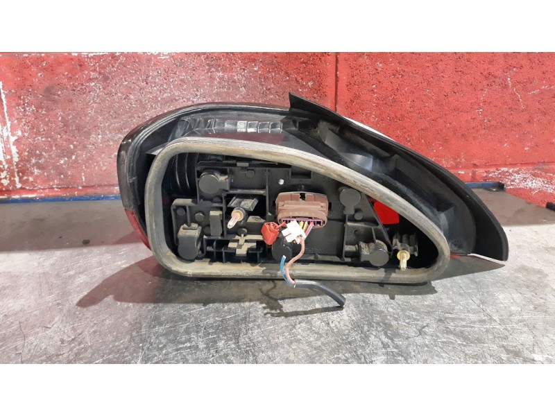 Recambio de piloto trasero derecho para peugeot 306 berlina 3/4/5 puertas (s2) 1.8 cat | 0.97 - ... 1.8 cat | 0.97 - ... referen