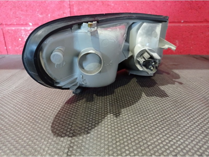 Recambio de piloto delantero izquierdo para saab 9-3 berlina 2.0 referencia OEM IAM   