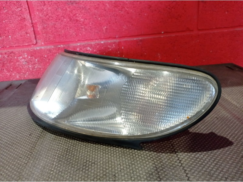 Recambio de piloto delantero izquierdo para saab 9-3 berlina 2.0 referencia OEM IAM   