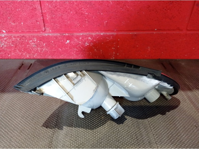 Recambio de piloto delantero izquierdo para saab 9-3 berlina 2.0 referencia OEM IAM   