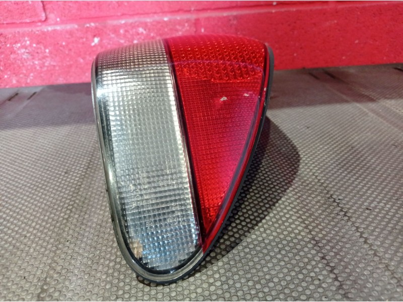 Recambio de piloto trasero derecho para saab 9-3 berlina 2.0 referencia OEM IAM   