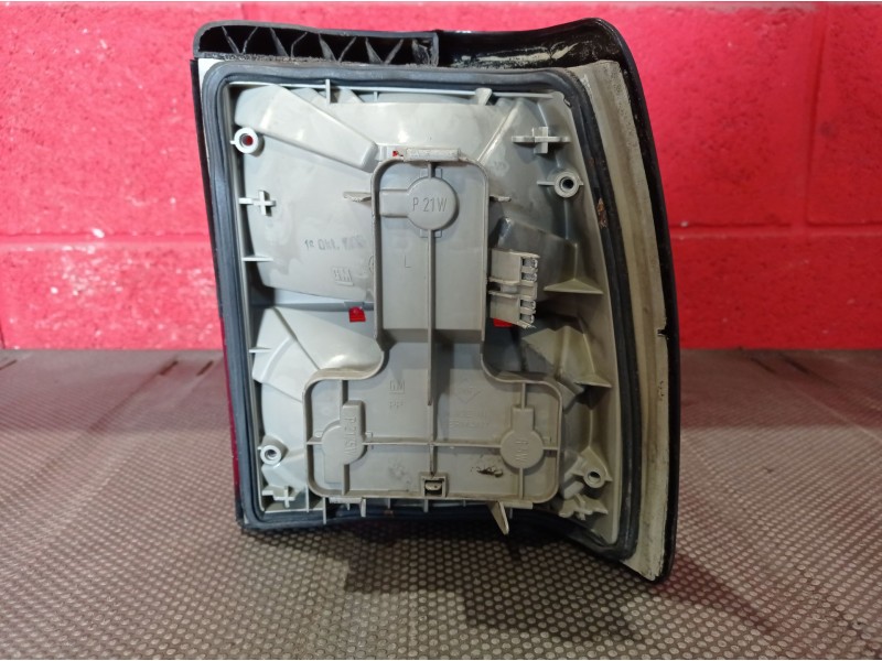 Recambio de piloto trasero izquierdo para opel senator senator 3.0i c referencia OEM IAM   