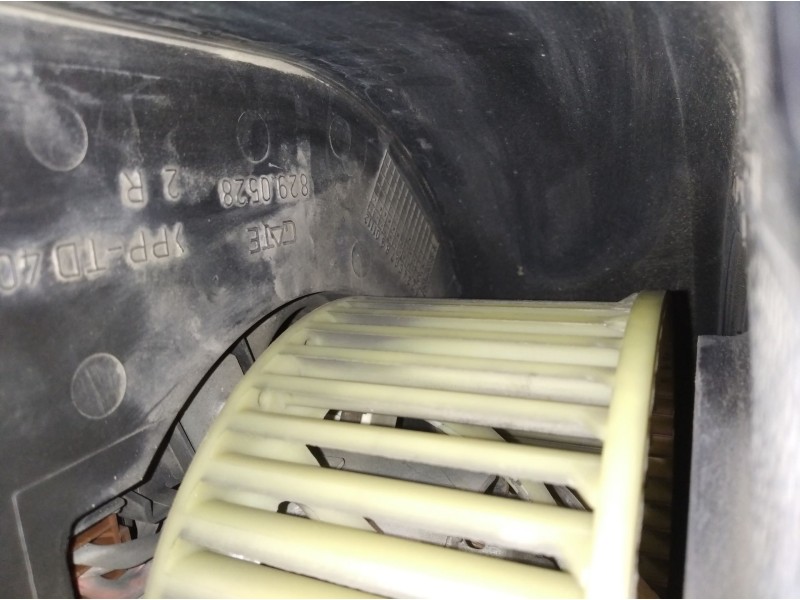 Recambio de motor calefaccion para citroen saxo 1.5 d image referencia OEM IAM 8290529  