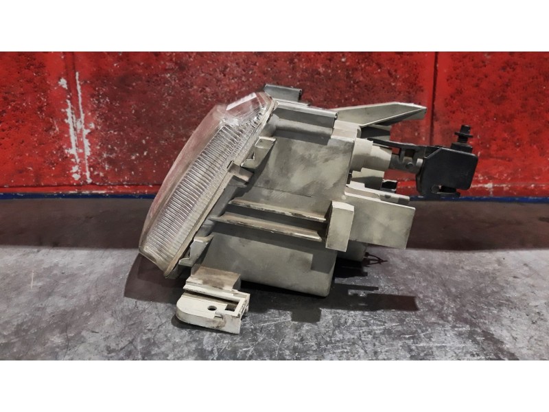 Recambio de faro izquierdo para renault clio i fase i+ii (b/c57) referencia OEM IAM    Recambio de faro izquierdo para renault clio i fase i+ii (b/c57) referencia OEM IAM
