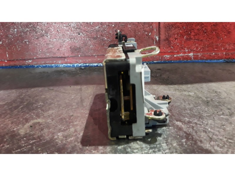 Recambio de cerradura puerta delantera derecha para peugeot 206 berlina 1.4 | 0.98 - ... 1.4 | 0.98 - ... referencia OEM IAM   