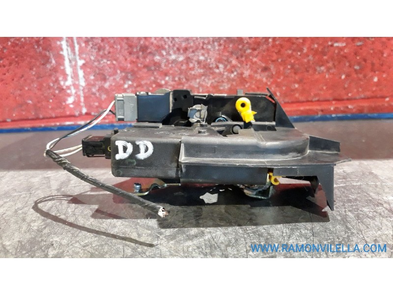 Recambio de cerra. puer. delantero derecha para renault laguna referencia OEM IAM   