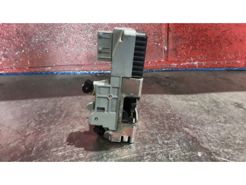 Recambio de cerradura puerta delantera derecha para peugeot 206 berlina 1.4 | 0.98 - ... 1.4 | 0.98 - ... referencia OEM IAM   