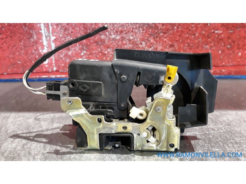 Recambio de cerra. puer. delantero derecha para renault laguna referencia OEM IAM   