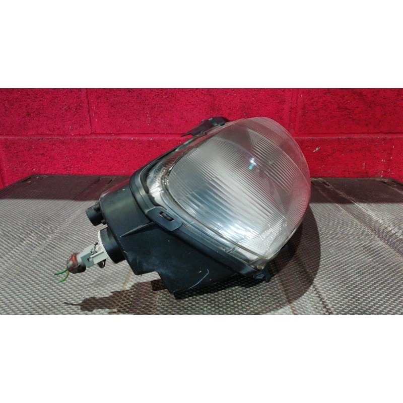 Recambio de faro derecho para peugeot 106 (s2) 1.4 | 0.96 - ... 1.4 | 0.96 - ... referencia OEM IAM   