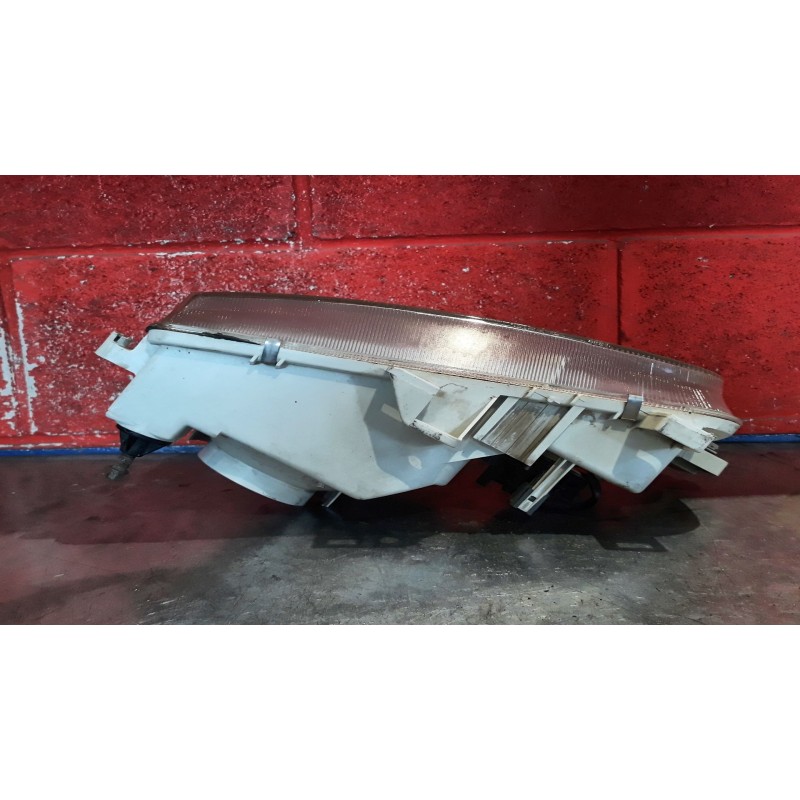 Recambio de faro derecho para nissan serena (c23m) 2.3 diesel | 0.92 - ... 2.3 diesel | 0.92 - ... referencia OEM IAM   