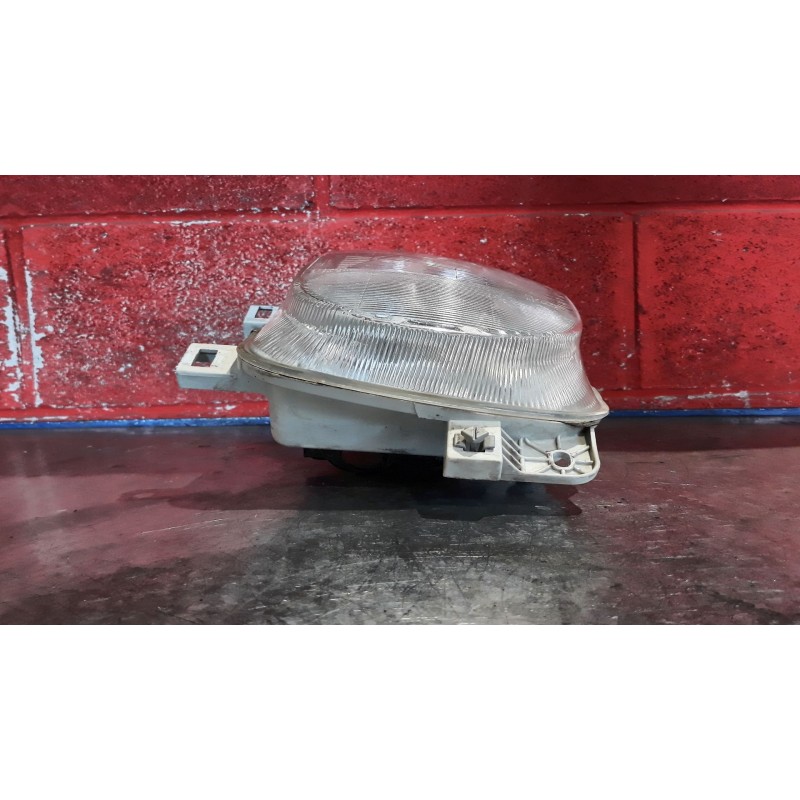 Recambio de faro derecho para nissan serena (c23m) 2.3 diesel | 0.92 - ... 2.3 diesel | 0.92 - ... referencia OEM IAM   