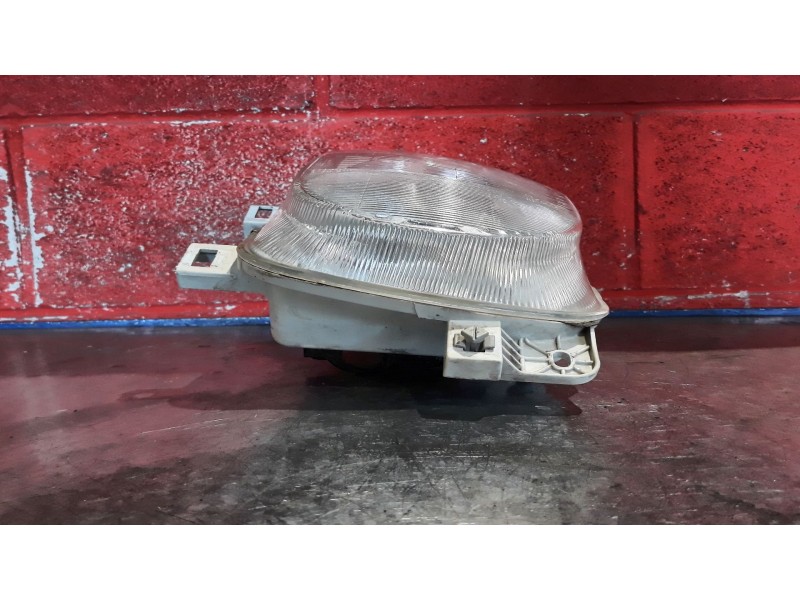 Recambio de faro derecho para nissan serena (c23m) 2.3 diesel | 0.92 - ... 2.3 diesel | 0.92 - ... referencia OEM IAM   