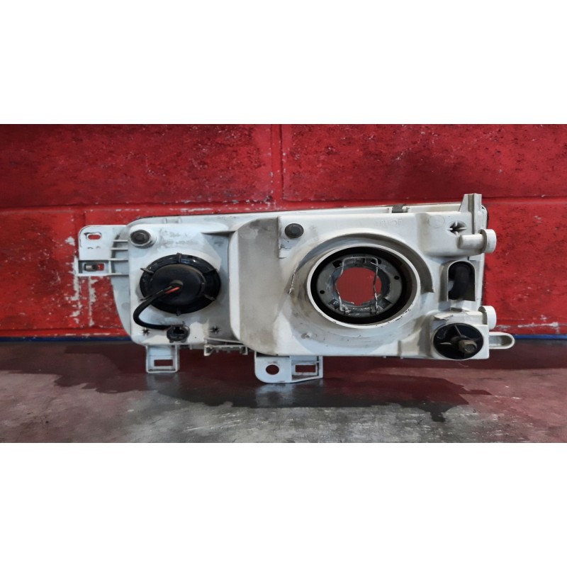 Recambio de faro derecho para nissan serena (c23m) 2.3 diesel | 0.92 - ... 2.3 diesel | 0.92 - ... referencia OEM IAM   