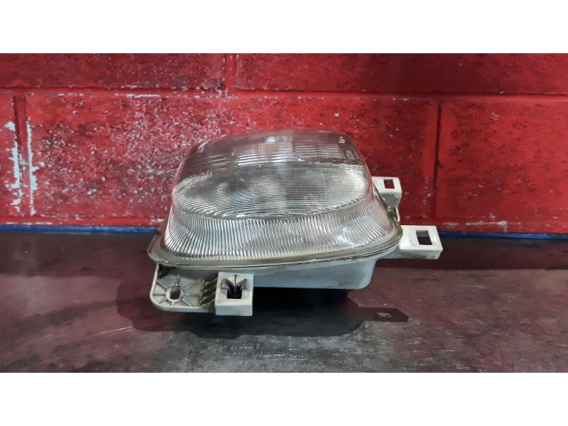 Recambio de faro izquierdo para nissan serena (c23m) 2.3 diesel | 0.92 - ... 2.3 diesel | 0.92 - ... referencia OEM IAM   