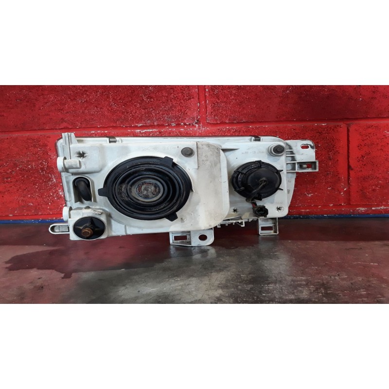 Recambio de faro izquierdo para nissan serena (c23m) 2.3 diesel | 0.92 - ... 2.3 diesel | 0.92 - ... referencia OEM IAM   