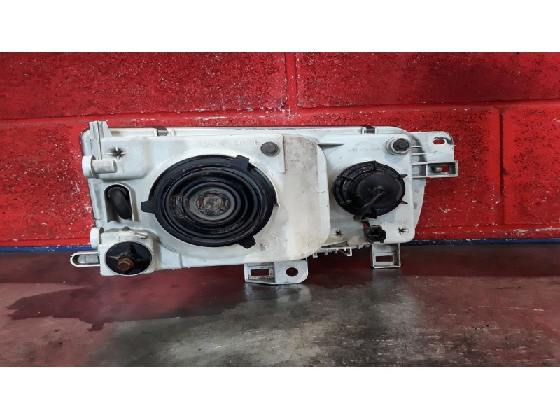 Recambio de faro izquierdo para nissan serena (c23m) 2.3 diesel | 0.92 - ... 2.3 diesel | 0.92 - ... referencia OEM IAM   