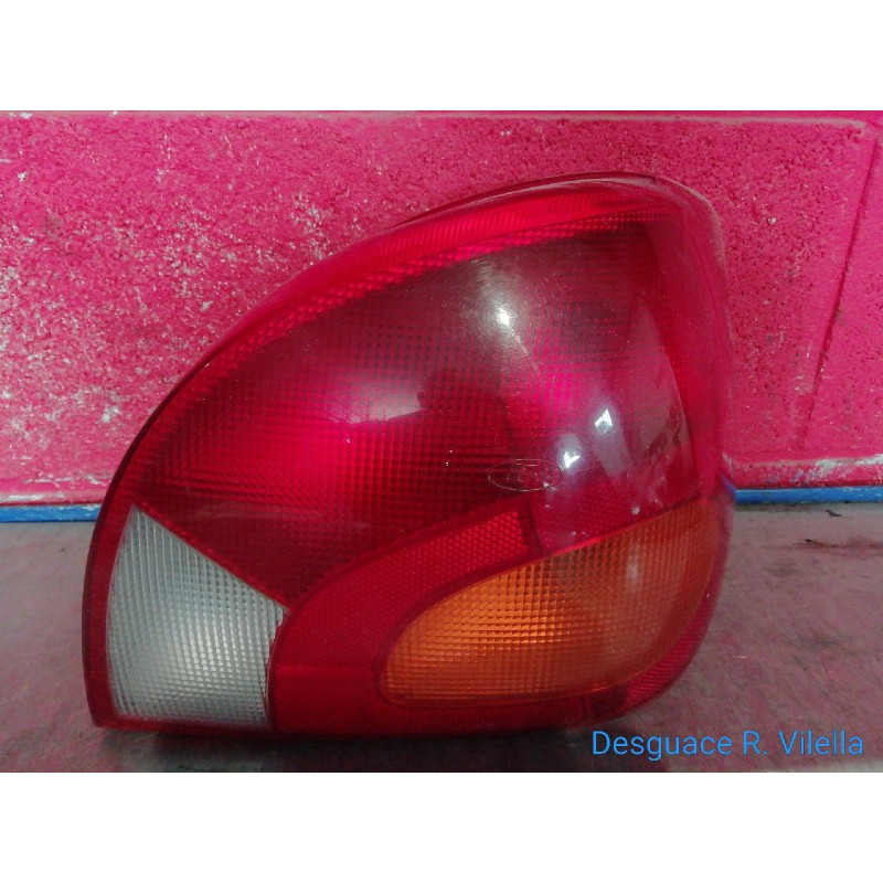 Recambio de piloto trasero derecho para ford fiesta berlina 1.3 cat | 0.95 - 0.99 1.3 cat | 0.95 - 0.99 referencia OEM IAM   