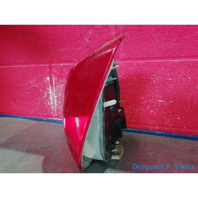 Recambio de piloto trasero derecho para ford fiesta berlina 1.3 cat | 0.95 - 0.99 1.3 cat | 0.95 - 0.99 referencia OEM IAM   