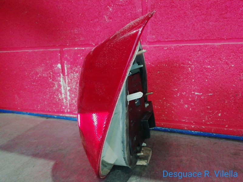 Recambio de piloto trasero derecho para ford fiesta berlina 1.3 cat | 0.95 - 0.99 1.3 cat | 0.95 - 0.99 referencia OEM IAM   