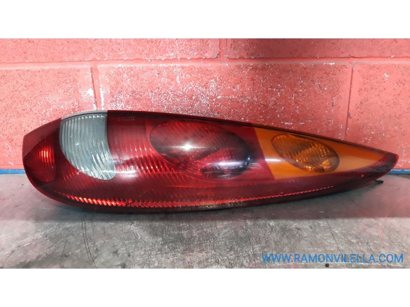 Recambio de piloto trasero derecho para nissan almera tino (v10m) ambience | 08.00 - 12.03 ambience | 08.00 - 12.03 referencia O