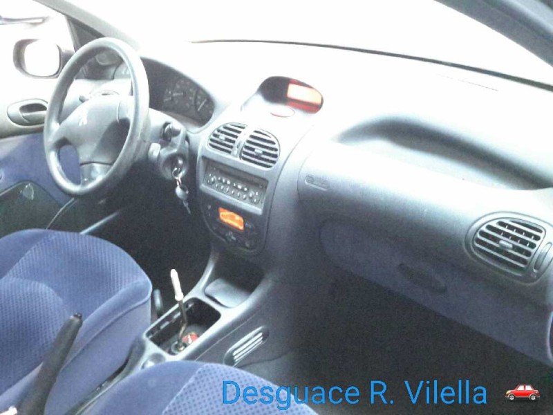 peugeot 206 berlina xt | 11.03 - 12.05 del año 2004