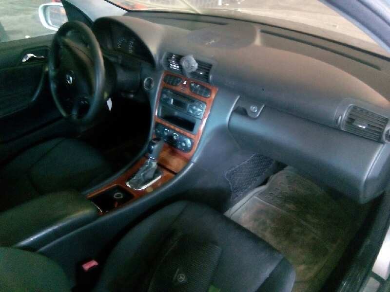 mercedes clase c (w203) berlina 220 cdi (203.006) | 12.00 - 12.04 del año 2003