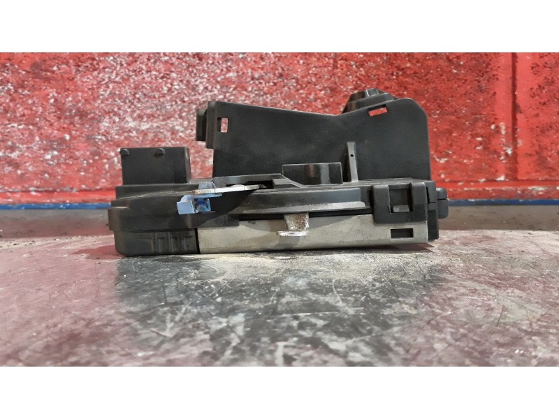 Recambio de cerradura puerta delantera derecha para renault trafic caja cerrada (ab 4.01) 1.9 diesel | 0.01 - ... 1.9 diesel | 0