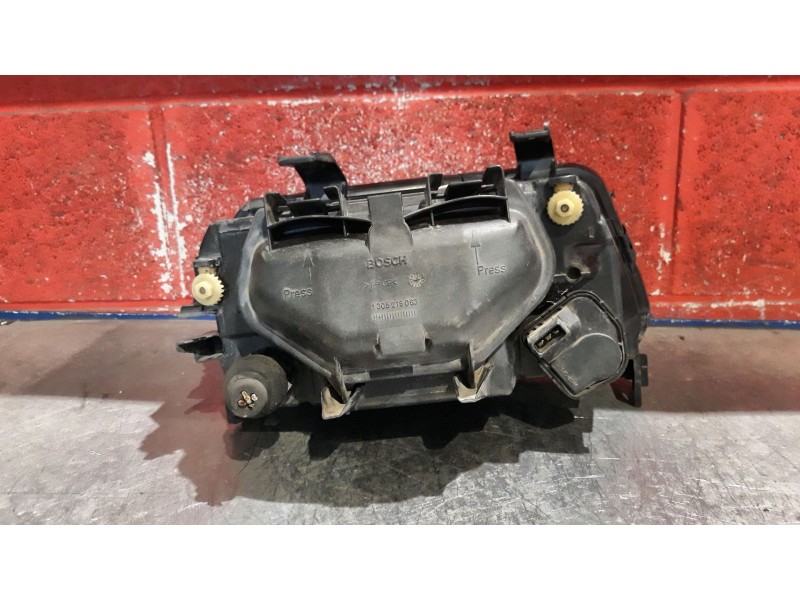 Recambio de faro izquierdo para audi a4 berlina (b5)  | 0.94 - 0.99  | 0.94 - 0.99 referencia OEM IAM BIFARO  