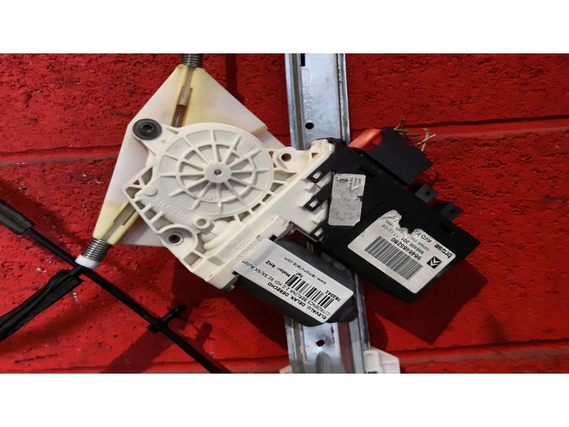 Recambio de elevalu. delan. derecho para citroen c5 berlina 2.0 hdi 90 sx/sx automático | 01.03 - ... 2.0 hdi 90 sx/sx automátic