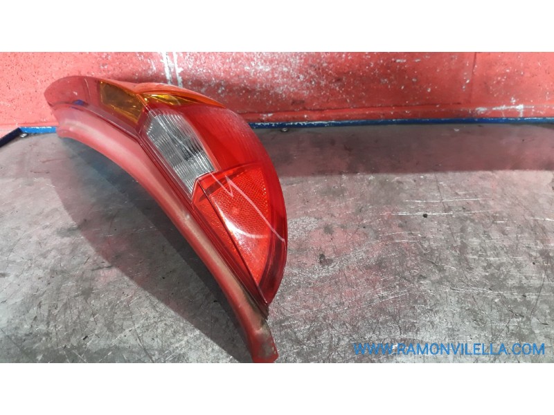 Recambio de piloto trasero derecho para fiat punto berlina (188) 1.9 d (i) | 08.99 - 12.02 1.9 d (i) | 08.99 - 12.02 referencia 