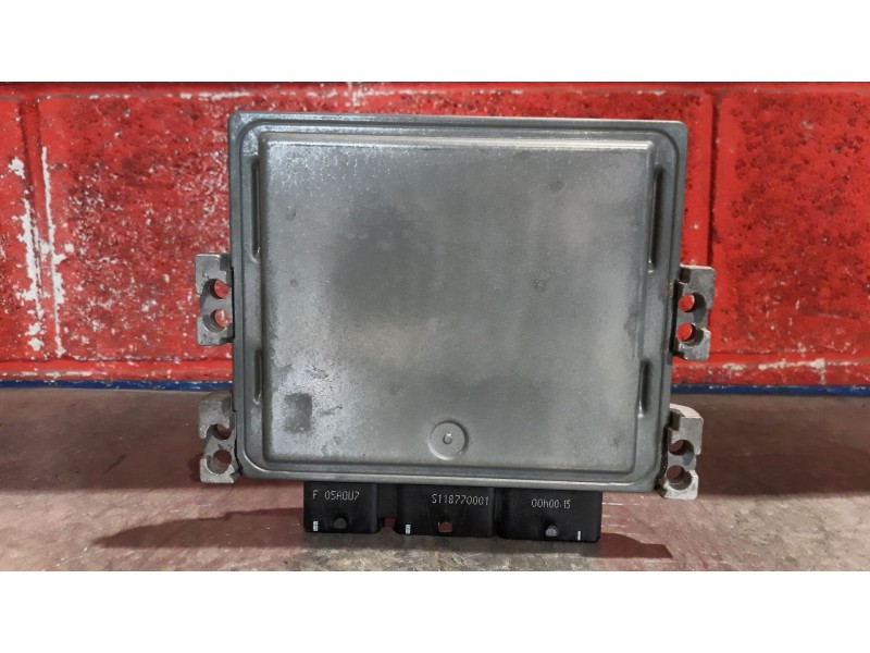 Recambio de centralita motor uce para renault scenic ii 1.5 dci diesel | 0.03 - 0.09 1.5 dci diesel | 0.03 - 0.09 referencia OEM