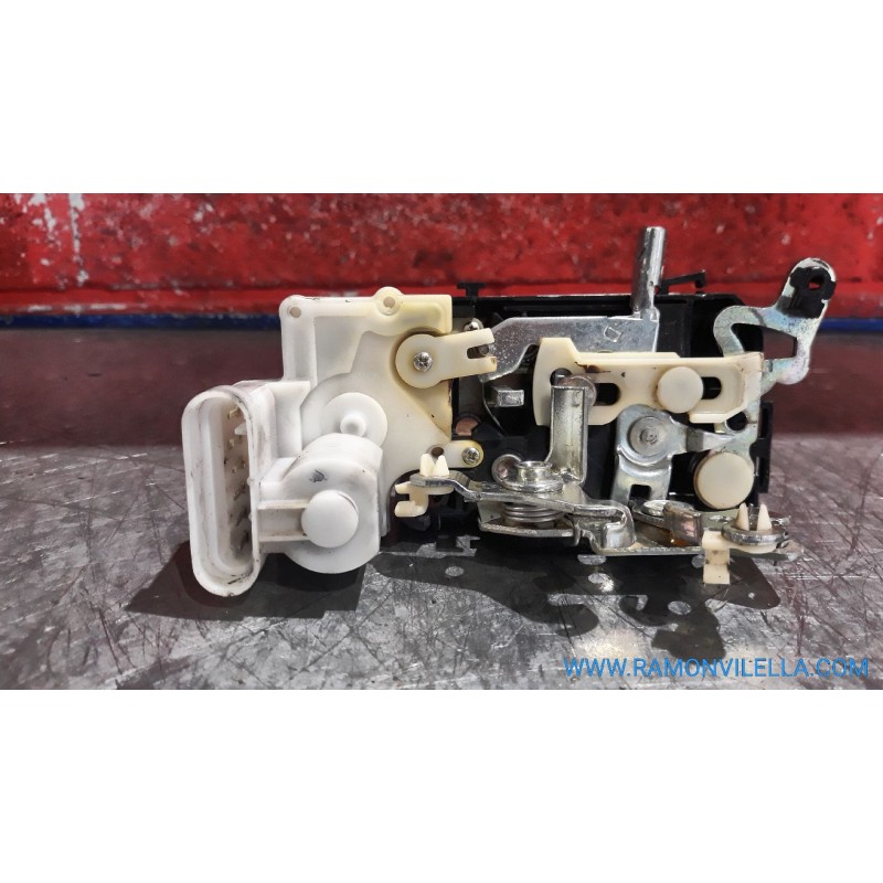 Recambio de cerra. puer. delantero derecha para fiat punto berlina (188) 1.9 d (i) | 08.99 - 12.02 1.9 d (i) | 08.99 - 12.02 ref