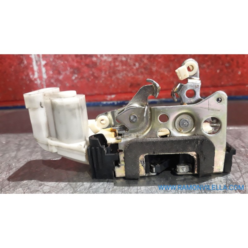 Recambio de cerra. puer. delantero derecha para fiat punto berlina (188) 1.9 d (i) | 08.99 - 12.02 1.9 d (i) | 08.99 - 12.02 ref