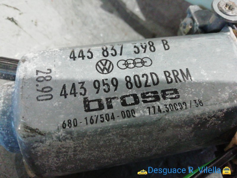 Recambio de elevalu. delan. derecho para audi 100 berlina (443) básico | 0.82 - ... referencia OEM IAM    Recambio de elevalu. delan. derecho para audi 100 berlina (443) básico | 0.82 - ... referencia OEM IAM